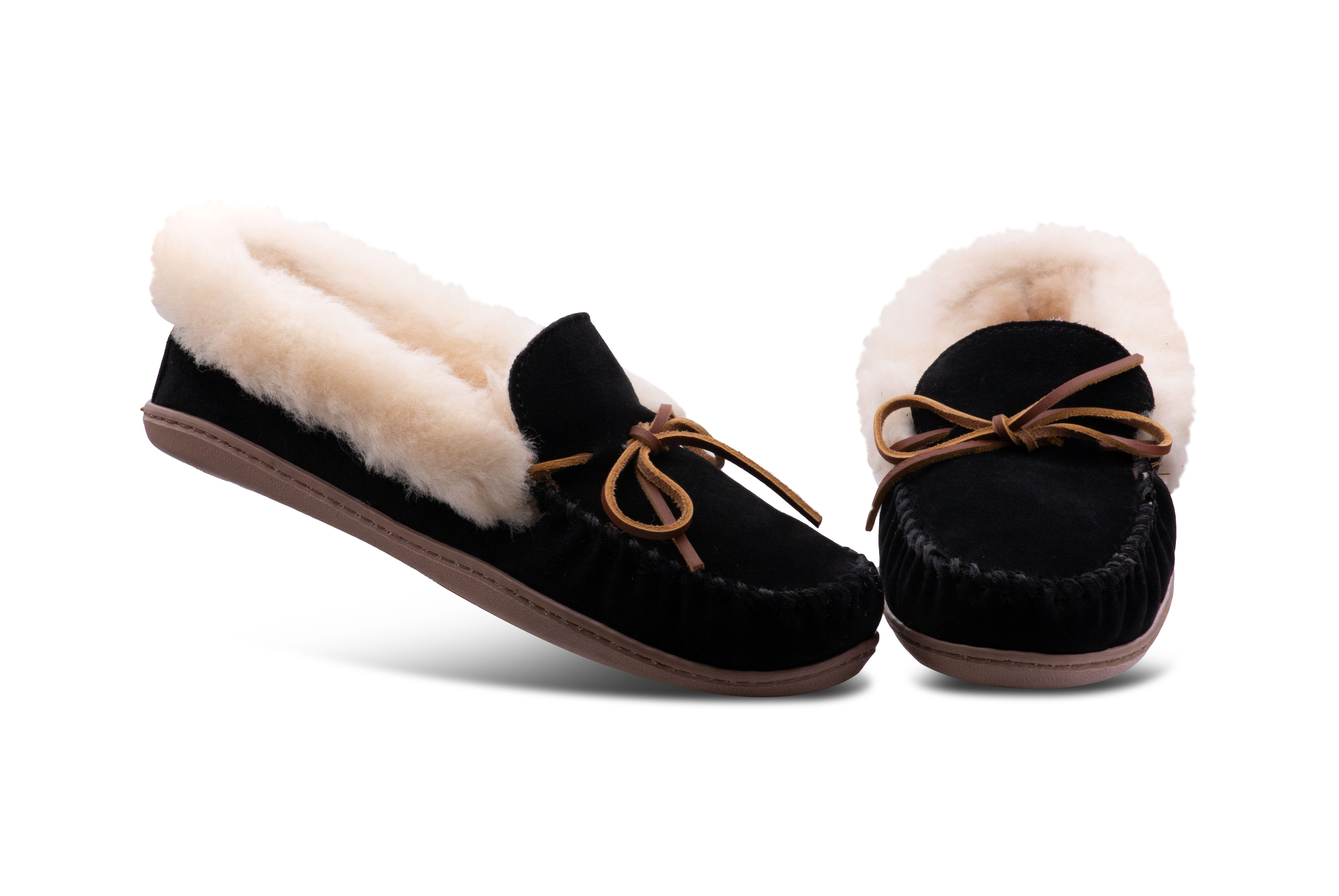 Minnetonka Womens Alpine Sheepskin Moccasin - Black Suede - Size 6